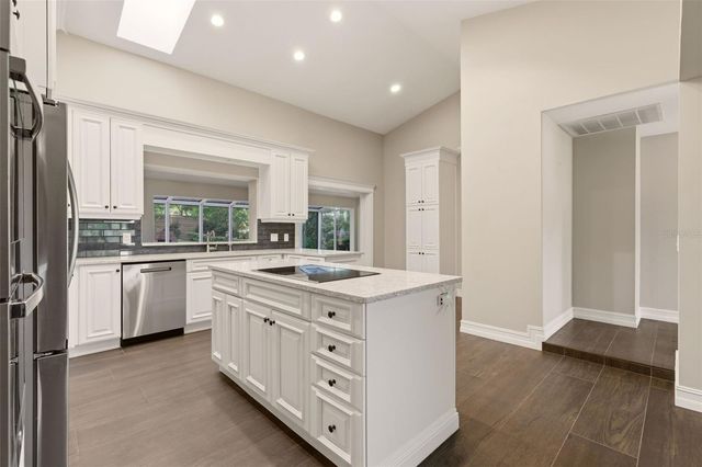 215 SOVEREIGN COURT, Altamonte Springs, FL 32701