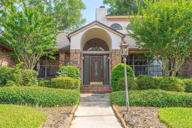 215 SOVEREIGN COURT, Altamonte Springs, FL 32701