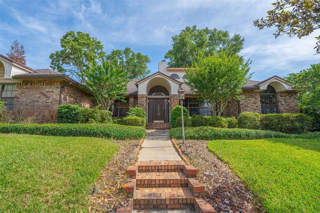 215 SOVEREIGN COURT, Altamonte Springs, FL 32701