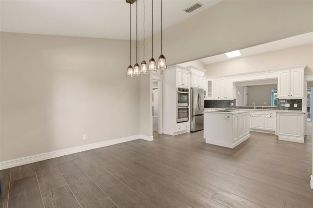 215 SOVEREIGN COURT, Altamonte Springs, FL 32701