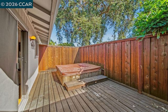 555 Kismet Ct, Walnut Creek, CA 94597