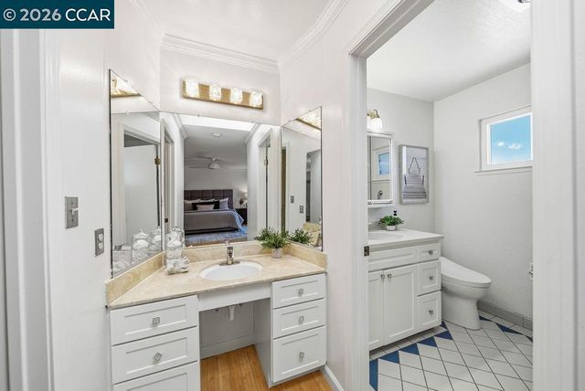 555 Kismet Ct, Walnut Creek, CA 94597