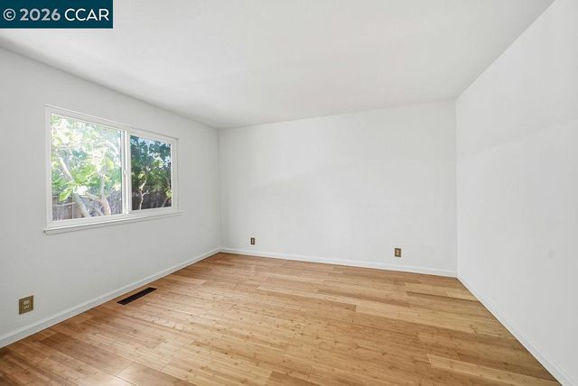 555 Kismet Ct, Walnut Creek, CA 94597