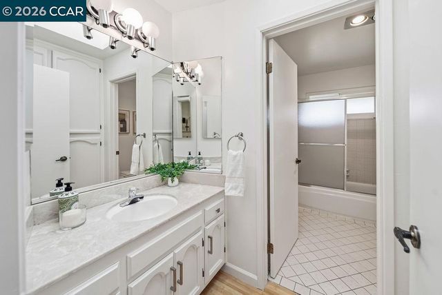 555 Kismet Ct, Walnut Creek, CA 94597