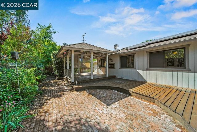 555 Kismet Ct, Walnut Creek, CA 94597