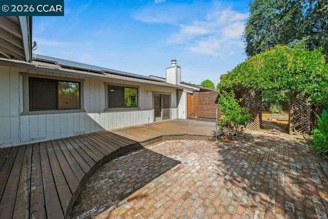 555 Kismet Ct, Walnut Creek, CA 94597