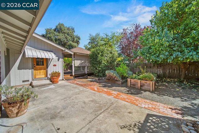 555 Kismet Ct, Walnut Creek, CA 94597
