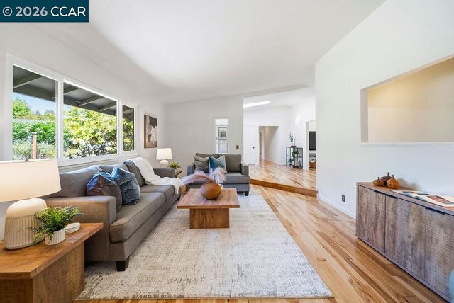 555 Kismet Ct, Walnut Creek, CA 94597