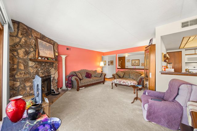 11136 Center Road C, Palos Hills, IL 60465