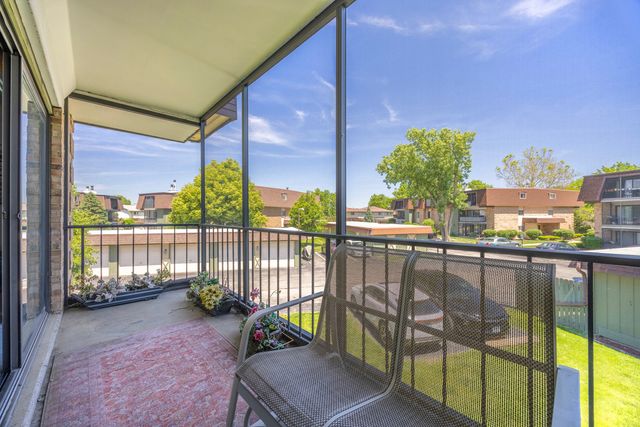 11136 Center Road C, Palos Hills, IL 60465