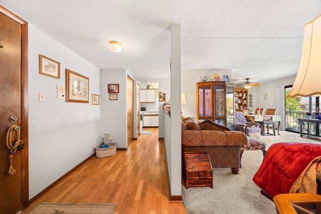 11136 Center Road C, Palos Hills, IL 60465