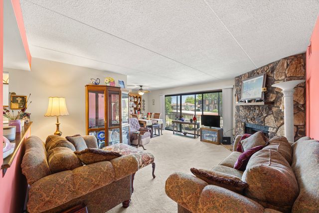 11136 Center Road C, Palos Hills, IL 60465