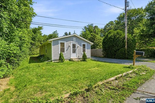 8 Madelyn Avenue, West Milford, NJ 07480