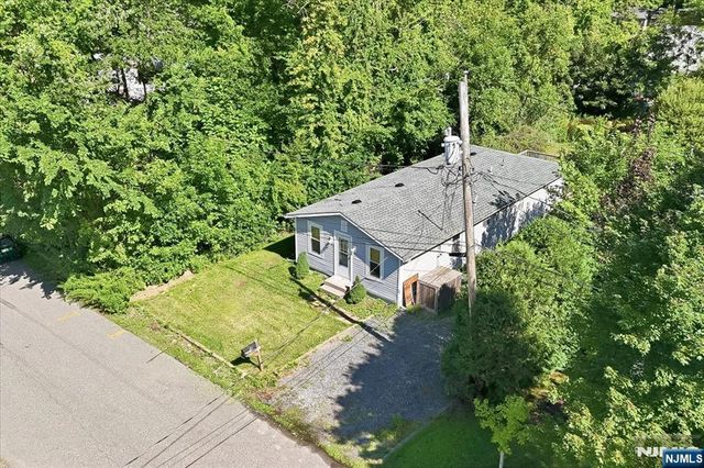8 Madelyn Avenue, West Milford, NJ 07480