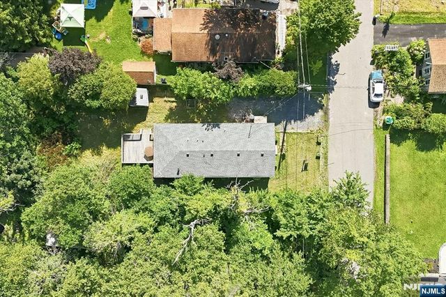 8 Madelyn Avenue, West Milford, NJ 07480