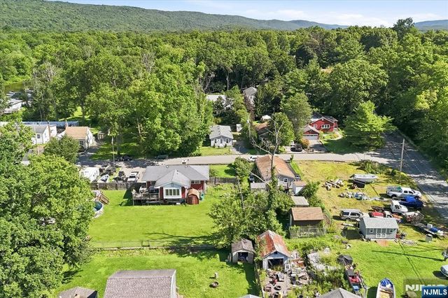 8 Madelyn Avenue, West Milford, NJ 07480