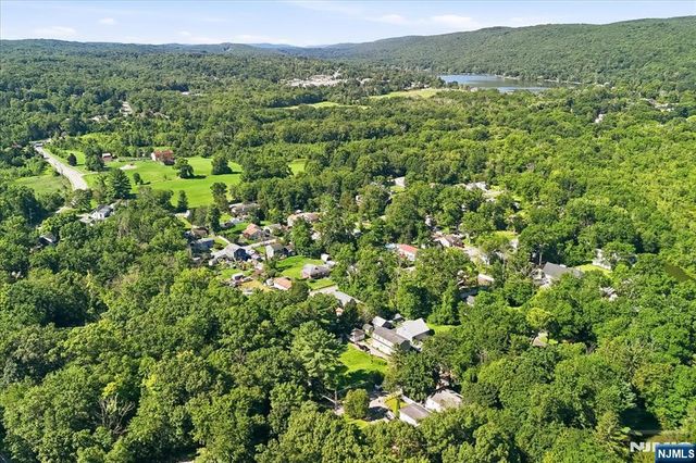 8 Madelyn Avenue, West Milford, NJ 07480