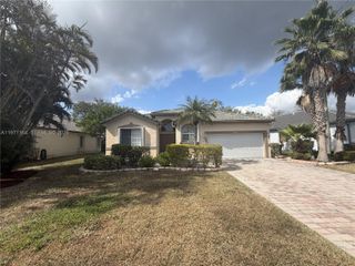 8763 NW 76th Dr, Tamarac, FL 33321