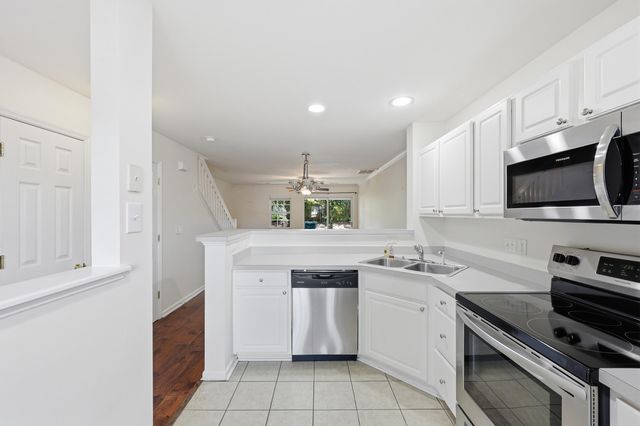 121 Hornby Circle, Goose Creek, SC 29445