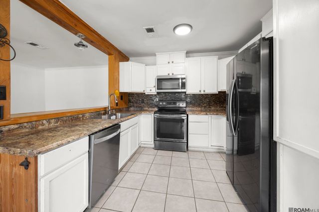 8718 Montclair St, Denham Springs, LA 70726