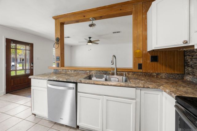 8718 Montclair St, Denham Springs, LA 70726