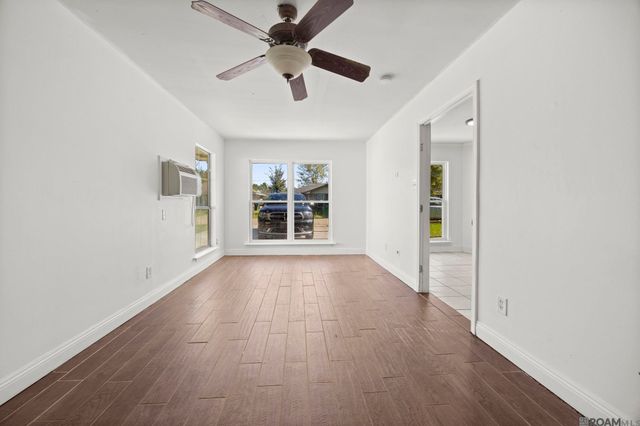 8718 Montclair St, Denham Springs, LA 70726