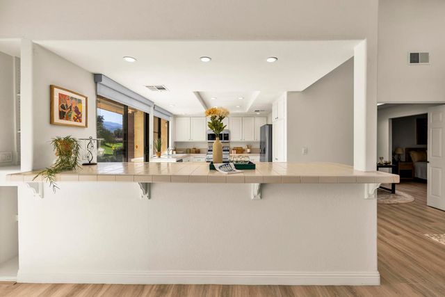 289 Castellana N, Palm Desert, CA 92260