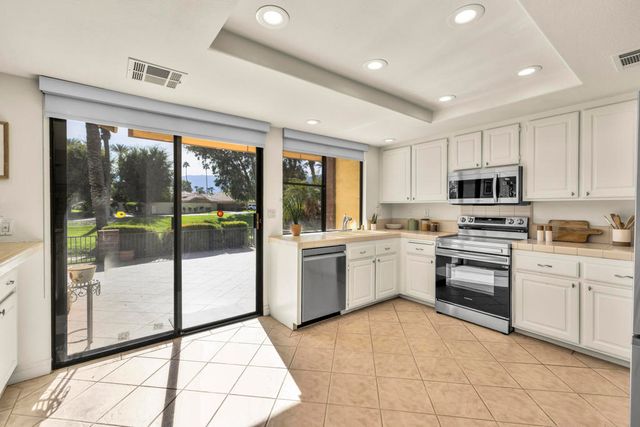 289 Castellana N, Palm Desert, CA 92260