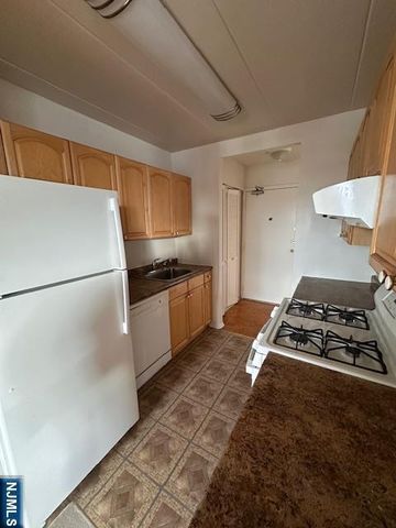 77 Prospect Avenue 6E, Hackensack, NJ 07601