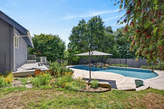 3940 Bannister Rd, Fair Oaks, CA 95628
