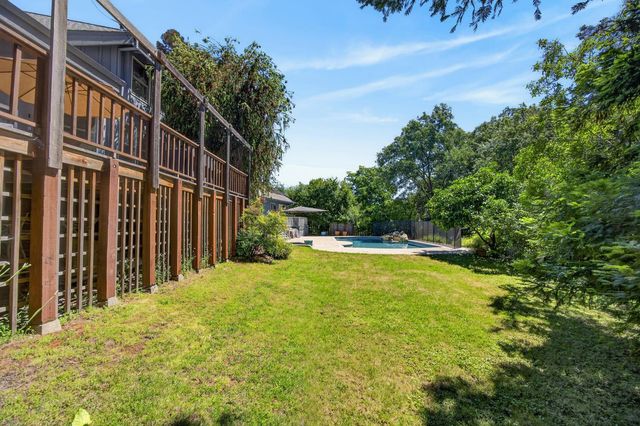 3940 Bannister Rd, Fair Oaks, CA 95628