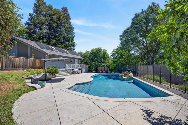 3940 Bannister Rd, Fair Oaks, CA 95628