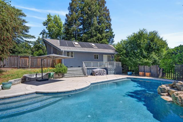 3940 Bannister Rd, Fair Oaks, CA 95628