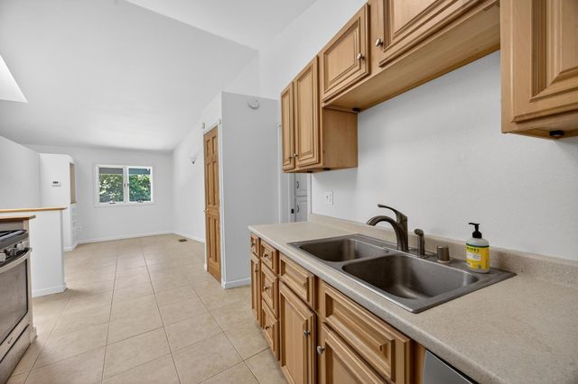 3940 Bannister Rd, Fair Oaks, CA 95628