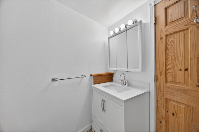 3940 Bannister Rd, Fair Oaks, CA 95628