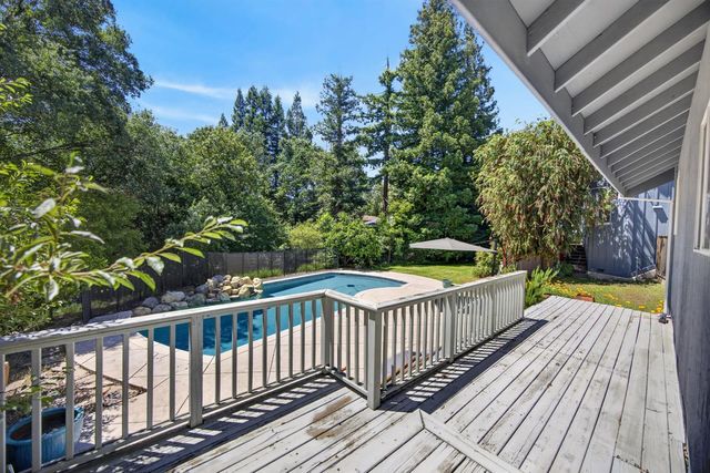 3940 Bannister Rd, Fair Oaks, CA 95628