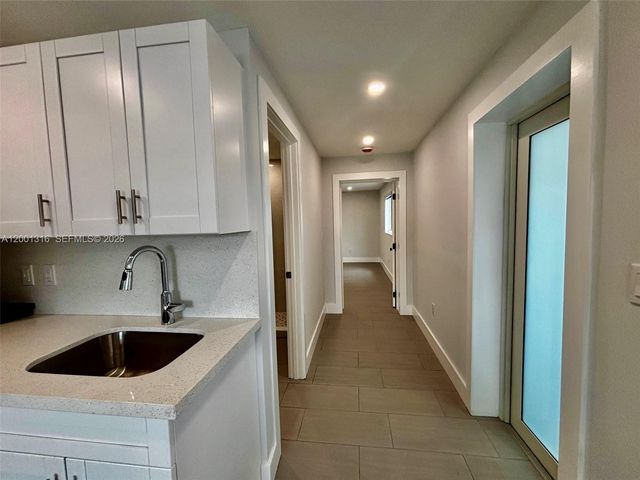 130 W 57th St SIDE, Hialeah, FL 33012