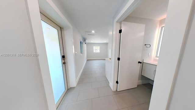 130 W 57th St SIDE, Hialeah, FL 33012