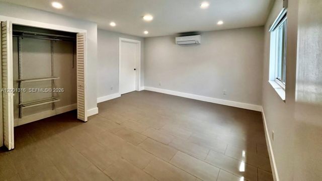 130 W 57th St SIDE, Hialeah, FL 33012