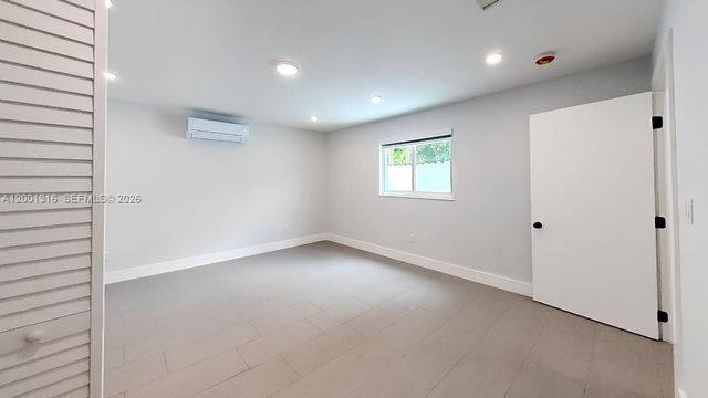 130 W 57th St SIDE, Hialeah, FL 33012