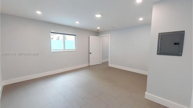 130 W 57th St SIDE, Hialeah, FL 33012