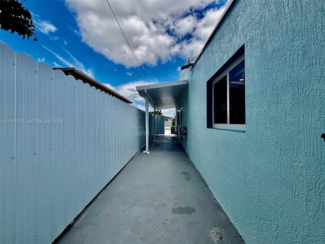 130 W 57th St SIDE, Hialeah, FL 33012