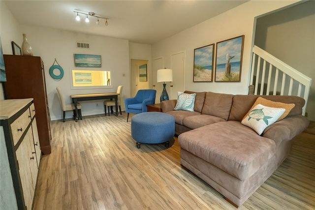 2809 Saint Joseph St L, Corpus Christi, TX 78418