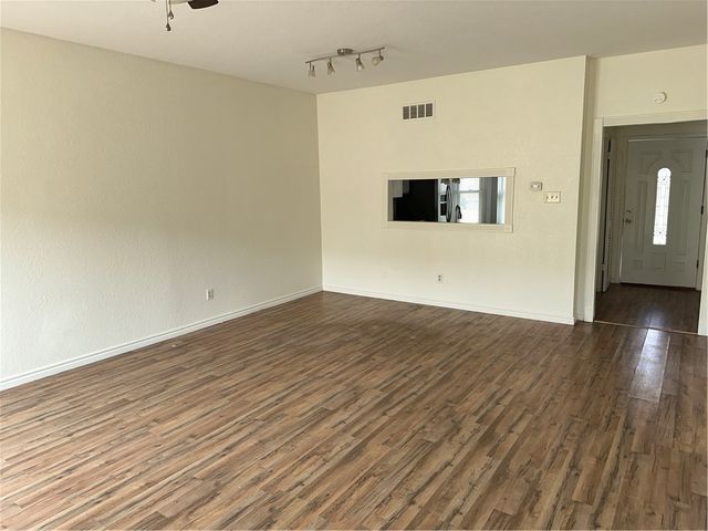 2809 Saint Joseph St L, Corpus Christi, TX 78418