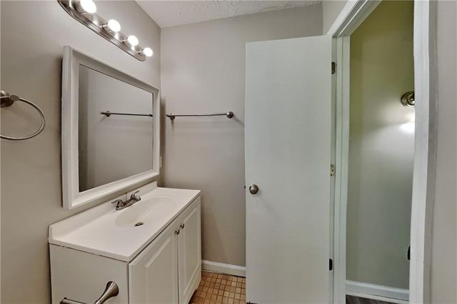 4049 Evelyn Drive, Powder Springs, GA 30127