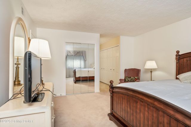 1602 Gardiner Ln APT 120, Louisville, KY 40205