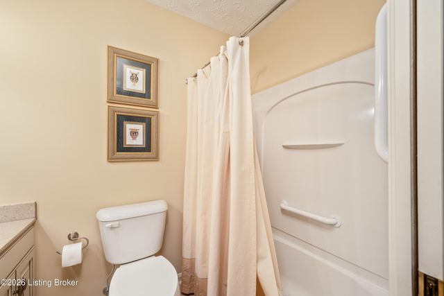 1602 Gardiner Ln APT 120, Louisville, KY 40205