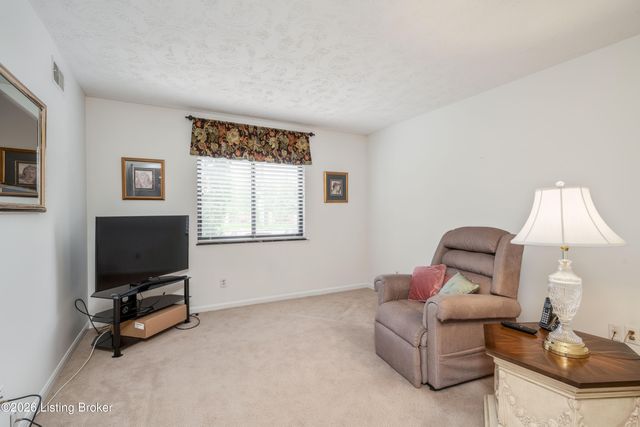 1602 Gardiner Ln APT 120, Louisville, KY 40205