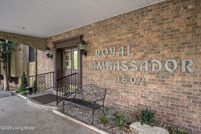 1602 Gardiner Ln APT 120, Louisville, KY 40205