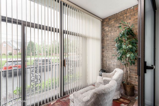 1602 Gardiner Ln APT 120, Louisville, KY 40205